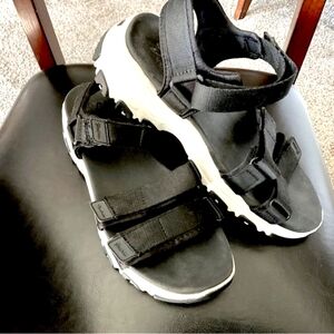 Sketchers black Velcro sandals. 9M